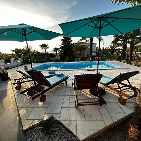 Holiday House Serenity Малинска Екстериор снимка