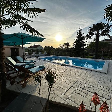 Holiday House Serenity Малинска Екстериор снимка