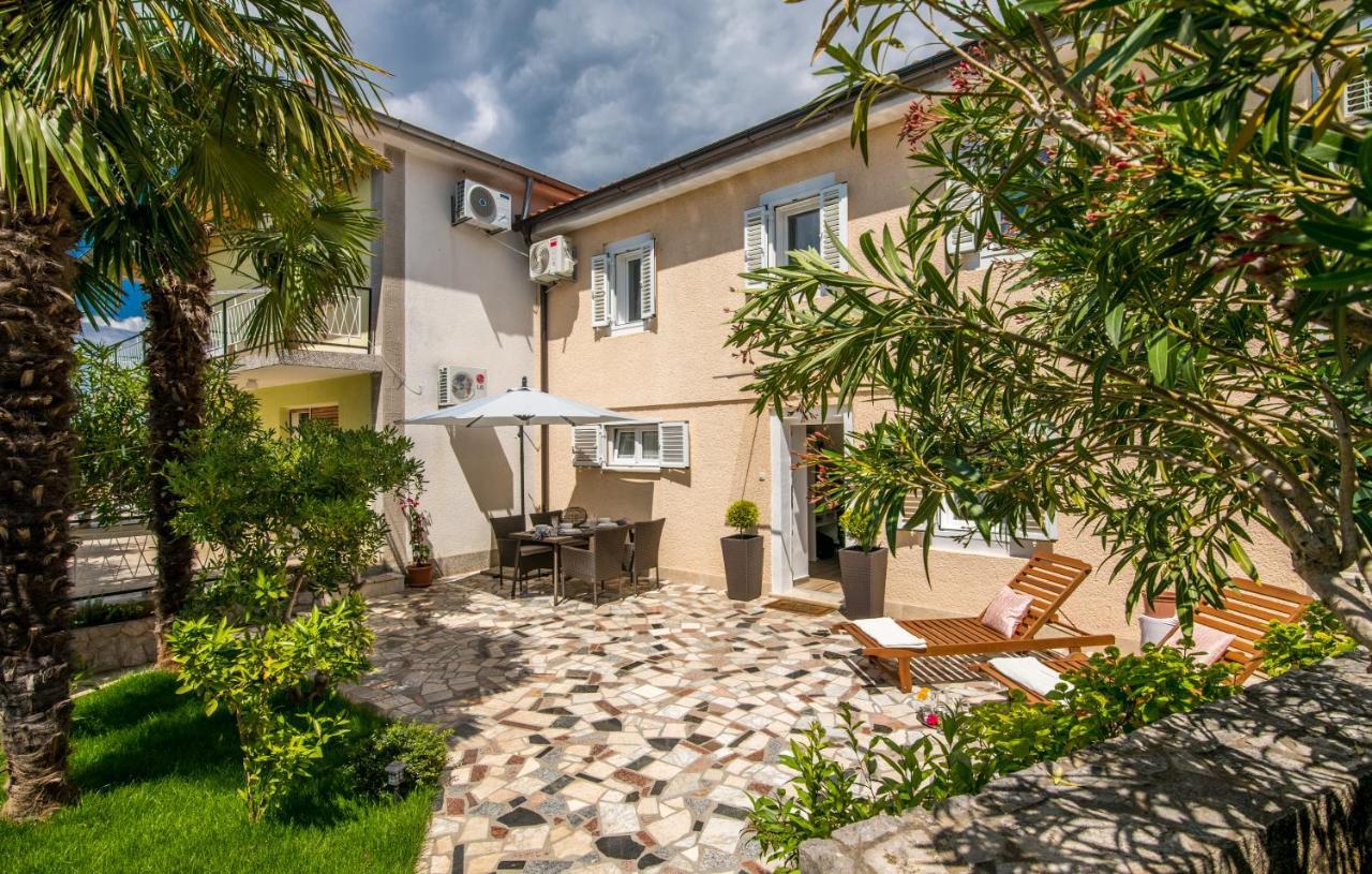 Holiday House Serenity Малинска Екстериор снимка