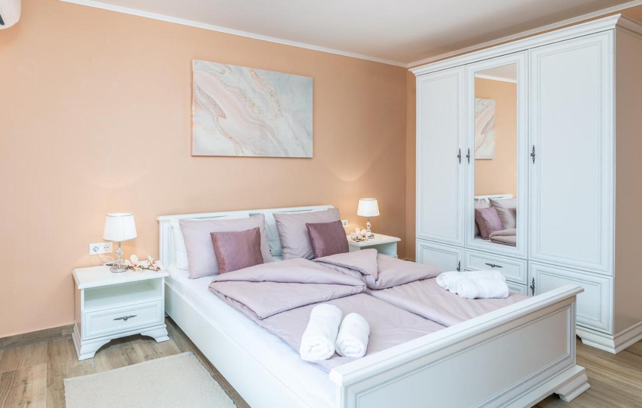 Holiday House Serenity Малинска Екстериор снимка