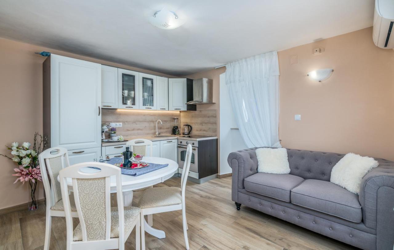 Holiday House Serenity Малинска Екстериор снимка