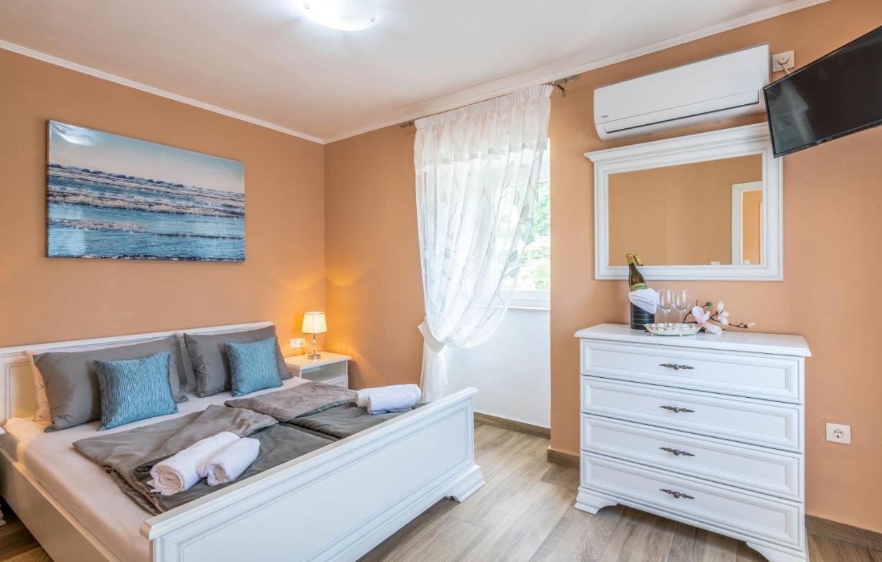 Holiday House Serenity Малинска Екстериор снимка