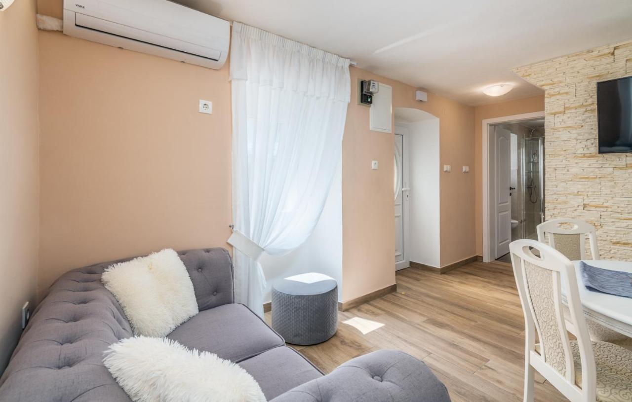Holiday House Serenity Малинска Екстериор снимка